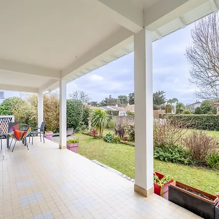 15 - Terrasse Et Jardin, 150m Dom wakacyjny *