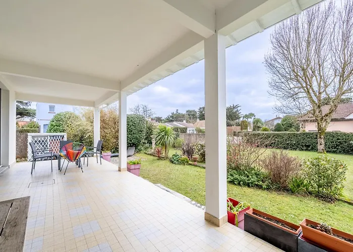 15 - Terrasse Et Jardin, 150m Ferienhaus *